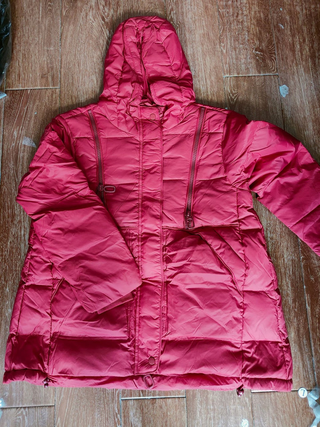 Moderne Daunenjacke mit Kapuze für Damen