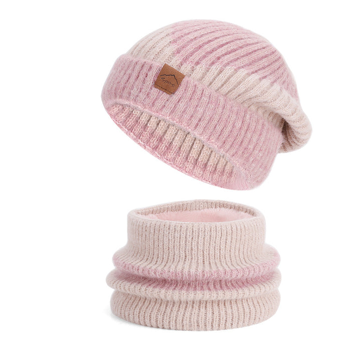 Zweiteiliges Set: Strickmütze mit Ohrenschutz und Schal