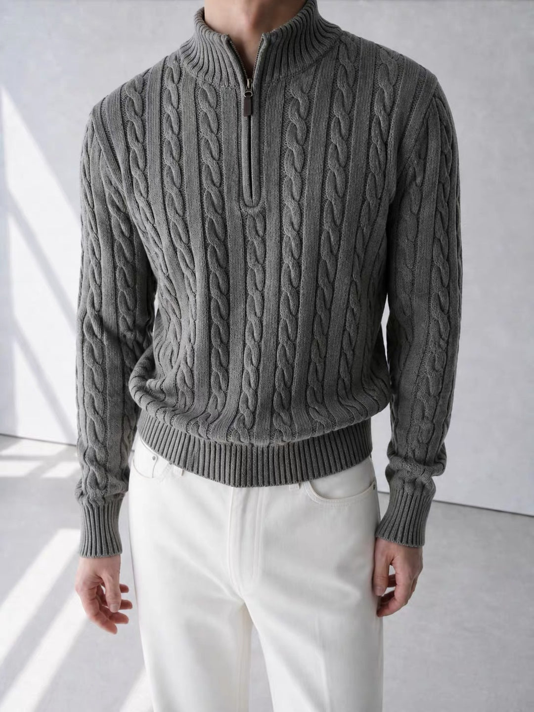 Herren-Strickpullover, Stehkragen mit Reißverschluss, Zopfmuster