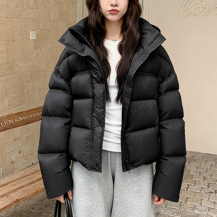 Kurze Damen-Daunenjacke im Puffer-Stil