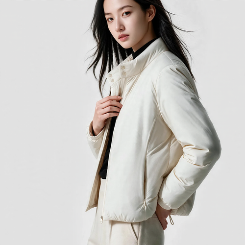 Leichte, kurze Steppjacke mit Wollfüllung