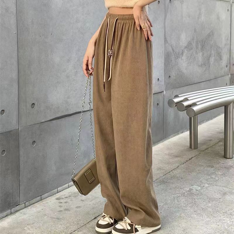 Damen-Cordhose mit weitem Bein und Gürtel