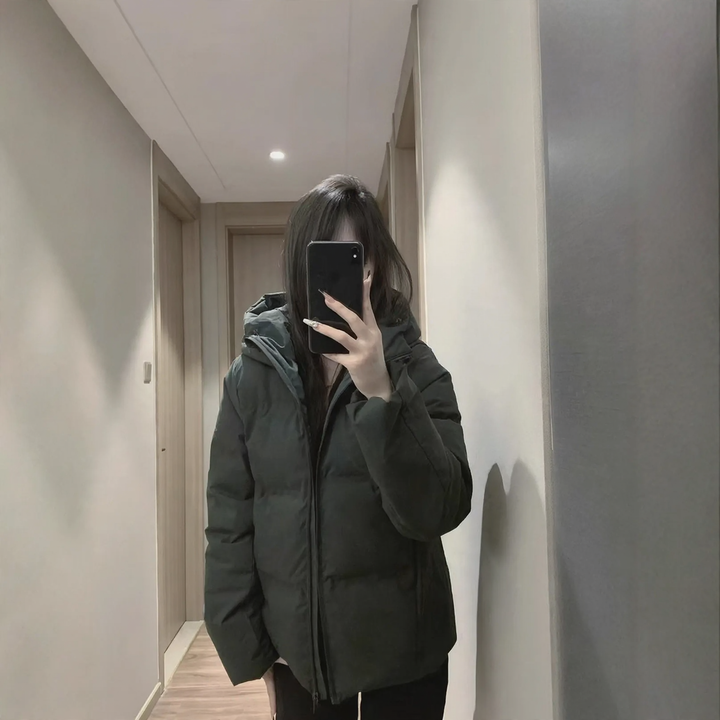 Gefütterte Damen-Winterjacke mit Kapuze