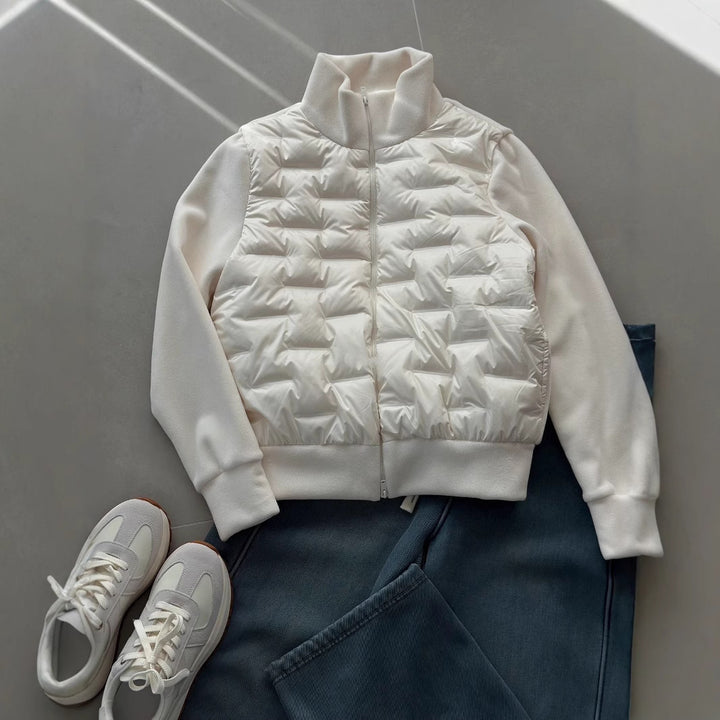 Leichte Daunenjacke mit Fleece-Einsätzen und Stehkragen