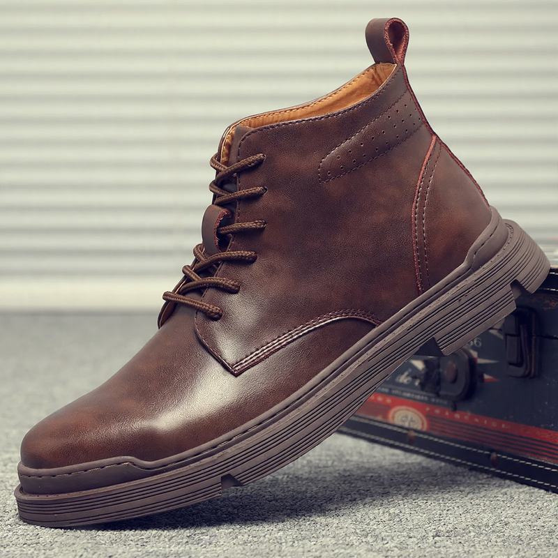 Gefütterte Herren-Stiefel im britischen Stil