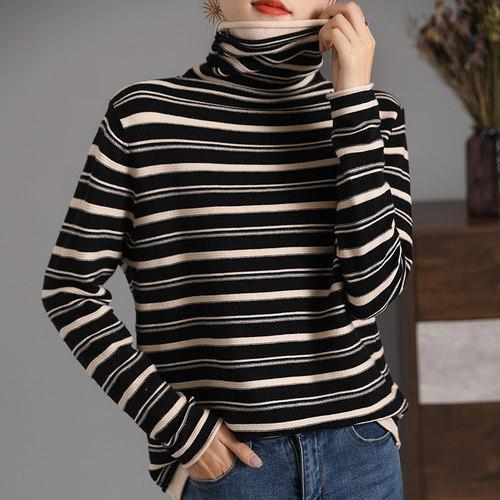 Damen-Langarmshirt mit Stehkragen und Streifenmuster