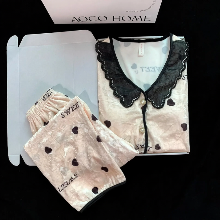 Damen-Pyjama-Set aus Samt, mit Brustpolstern