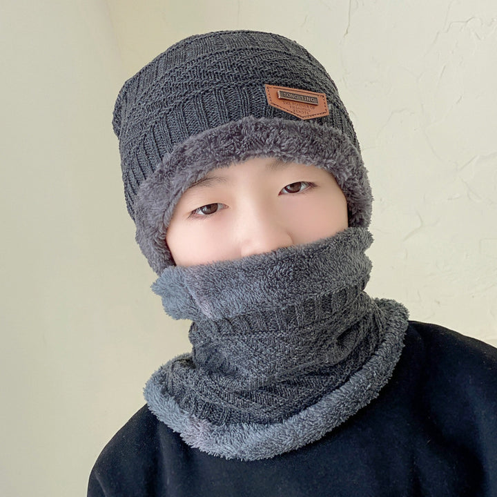 Winter-Set: Gefütterte Strickmütze mit Ohrenschutz und Schal