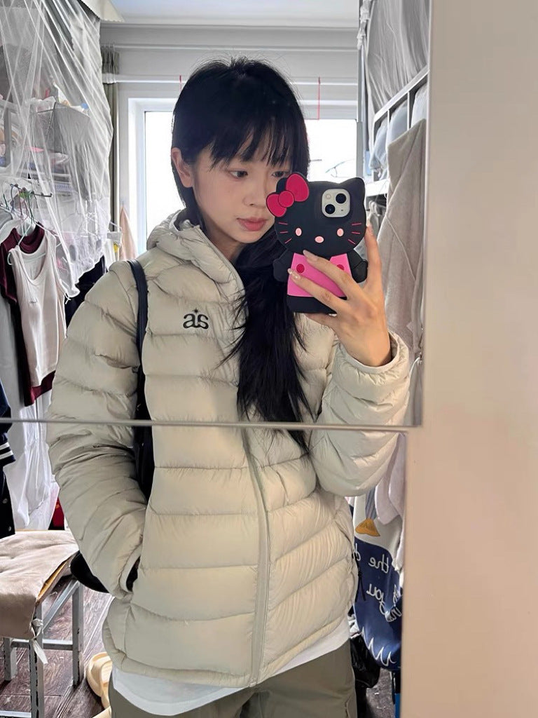 Kurze Daunenjacke mit Kapuze und Print