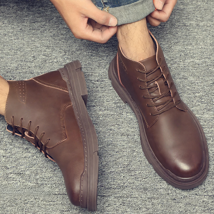 Gefütterte Herren-Stiefel im britischen Stil