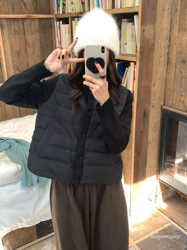 Kurze Damen-Daunenjacke mit Strickärmeln
