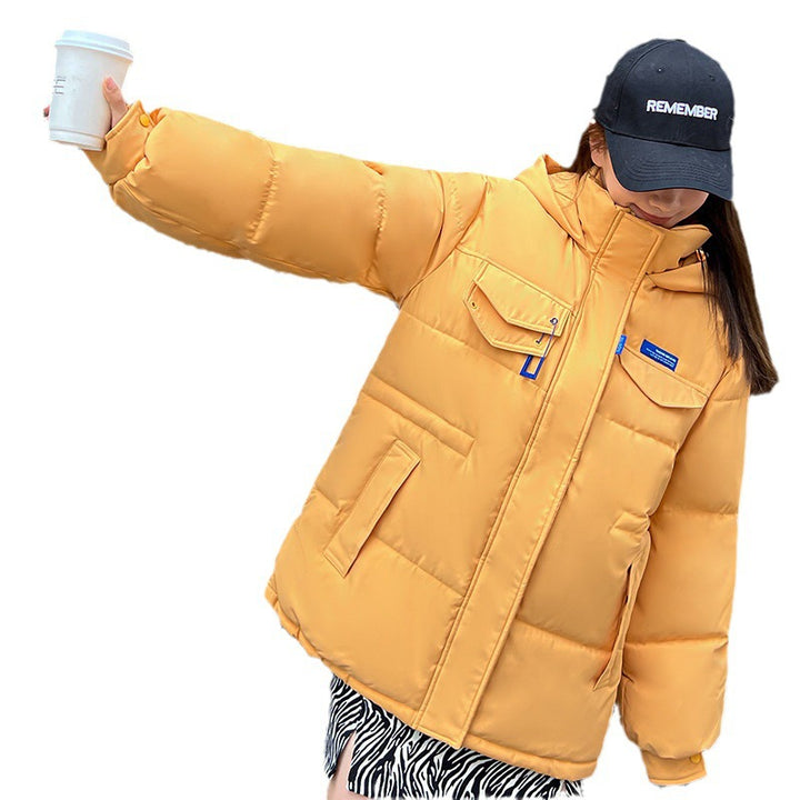 Kurze Damen-Winterjacke in modischem Design