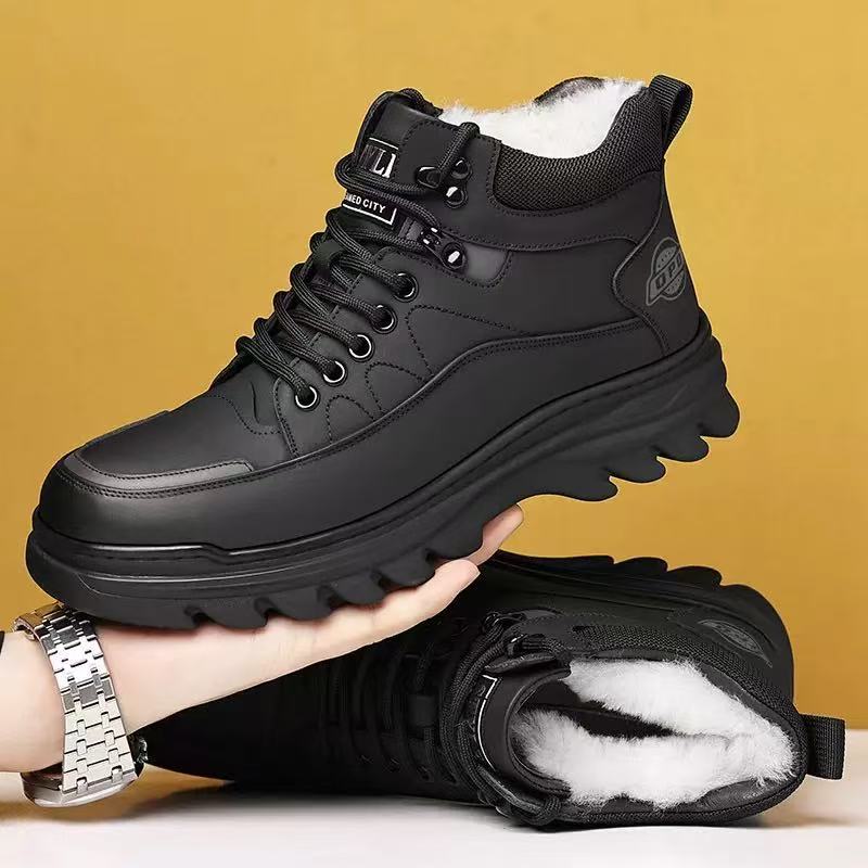 Gefütterte Herren-Winterstiefel im Business-Stil