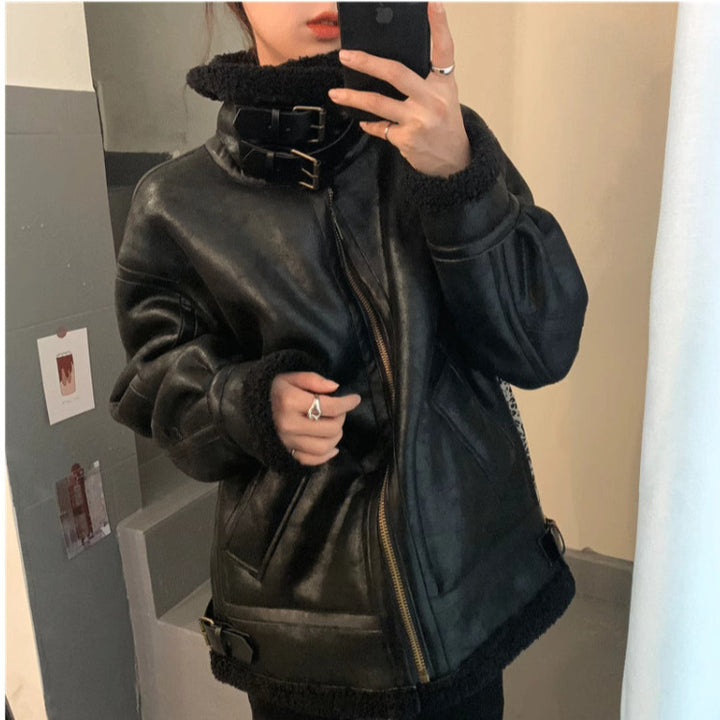 Damen-Lammfellimitat-Jacke im Biker-Stil