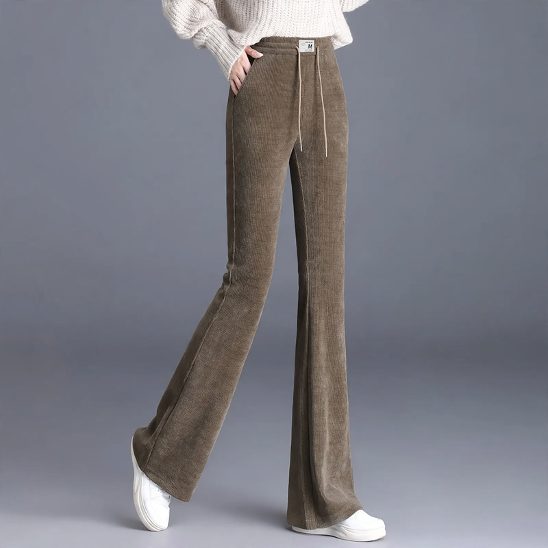 Gefütterte Kord-Hose mit leichtem Schlag