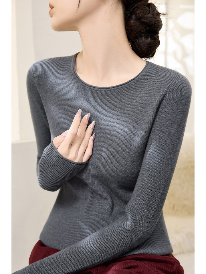Schmal geschnittener Strickpullover mit Rundhalsausschnitt