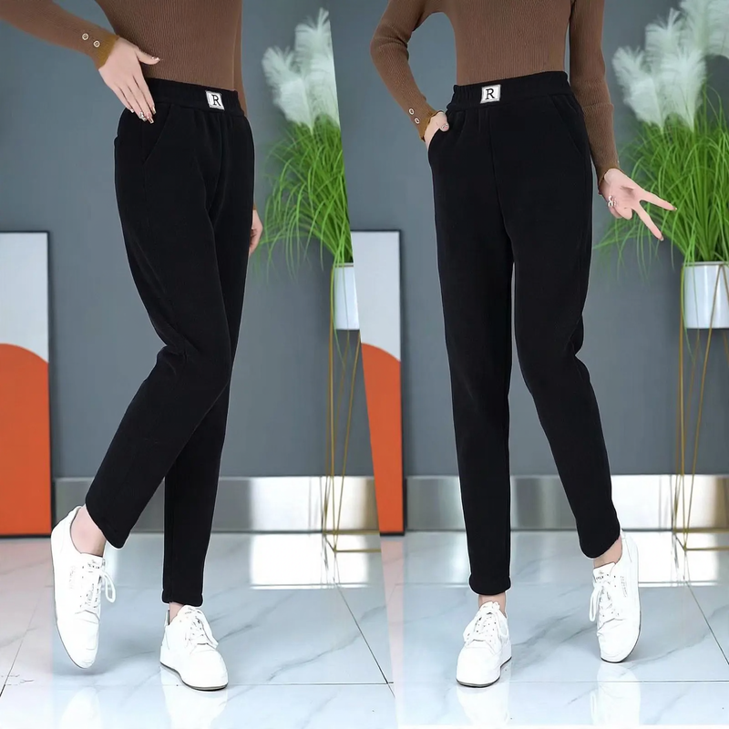 Gefütterte Cord-Jogginghose mit hohem Bund