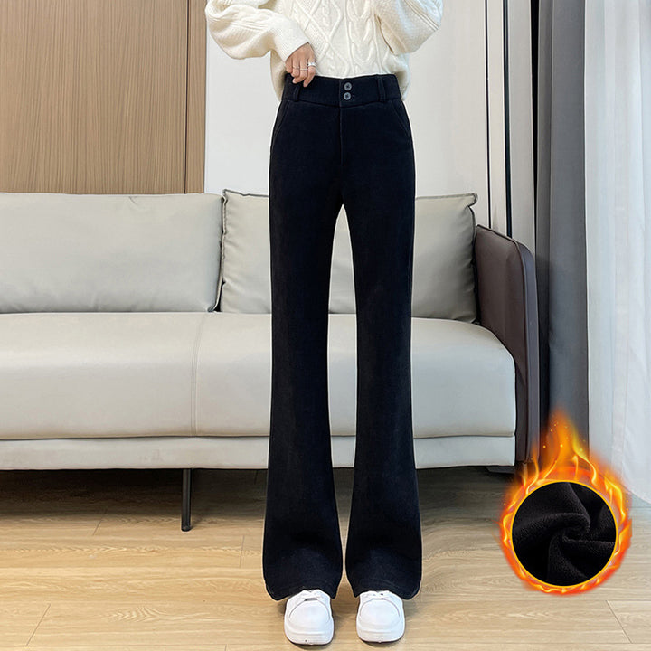 Gefütterte Cord-Hose mit leichtem Schlag