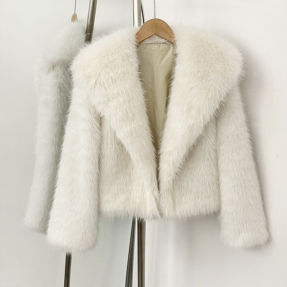 Elegante Kunstpelzjacke mit großem Revers