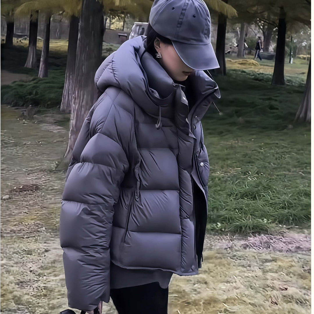 Kurze Damen-Daunenjacke mit Kapuze, weiße Entendaunen