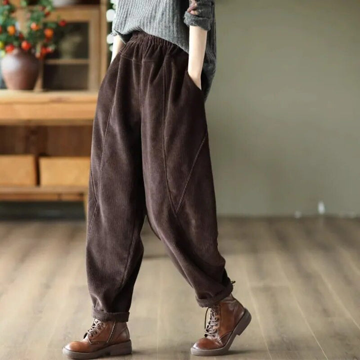 Damen Cordhose, Karottenform, gefüttert