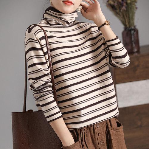 Damen-Langarmshirt mit Stehkragen und Streifenmuster