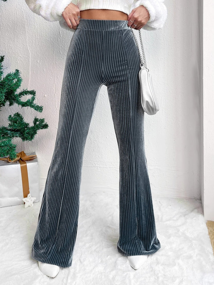 Damen-Cordhose mit hohem Bund und ausgestelltem Bein