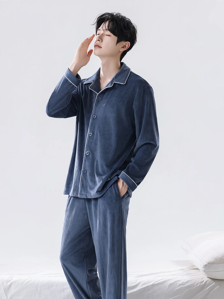 Warmer Herren-Schlafanzug aus Korallenfleece