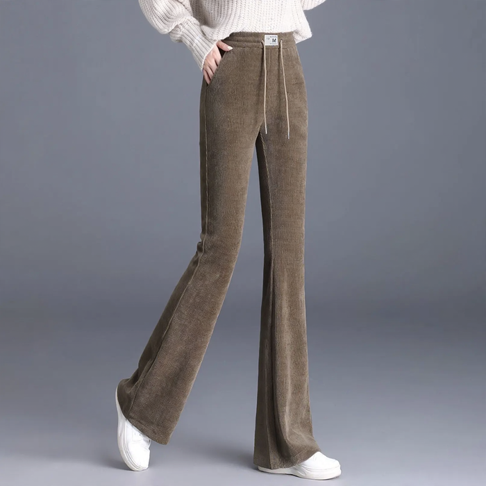 Gefütterte Kord-Hose mit leichtem Schlag
