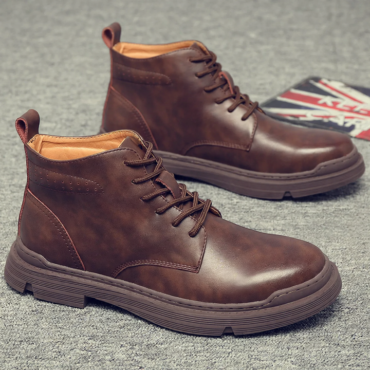 Gefütterte Herren-Stiefel im britischen Stil
