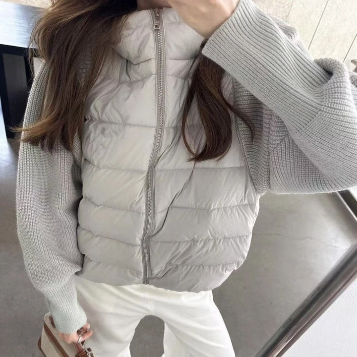 Modische Damen-Steppjacke mit Strickdetails