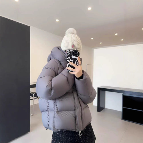 Kurze Damen-Steppjacke mit Kapuze, wattiert