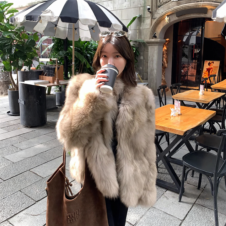 Flauschige Jacke mit Stehkragen