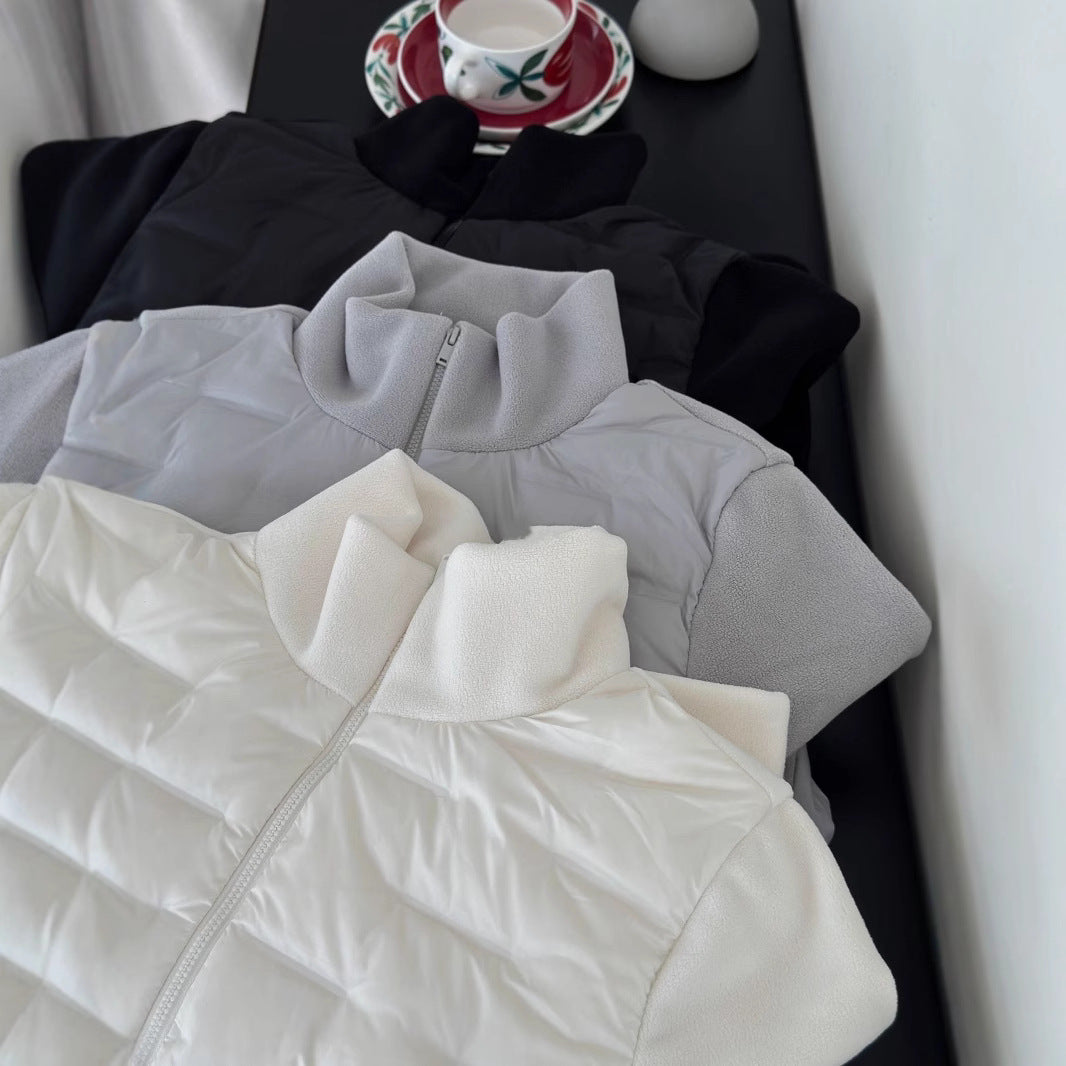 Leichte Daunenjacke mit Fleece-Einsätzen und Stehkragen
