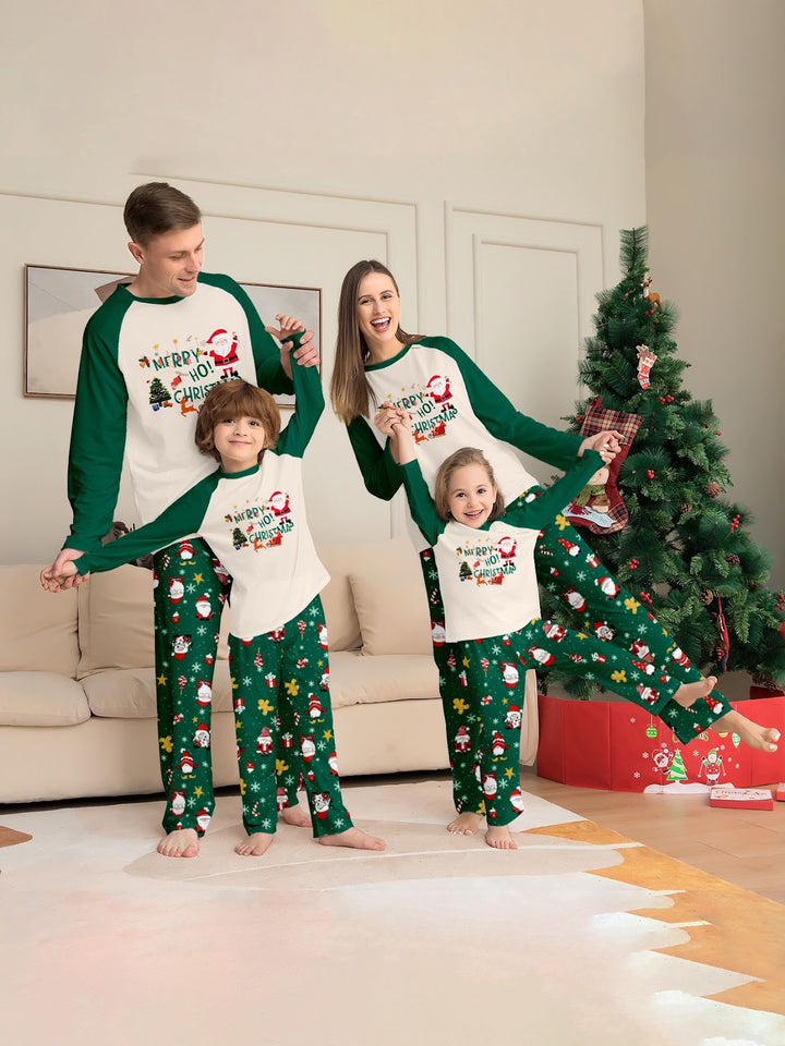 Weihnachts-Familien-Schlafanzug mit Schneeflocken und Weihnachtsmann