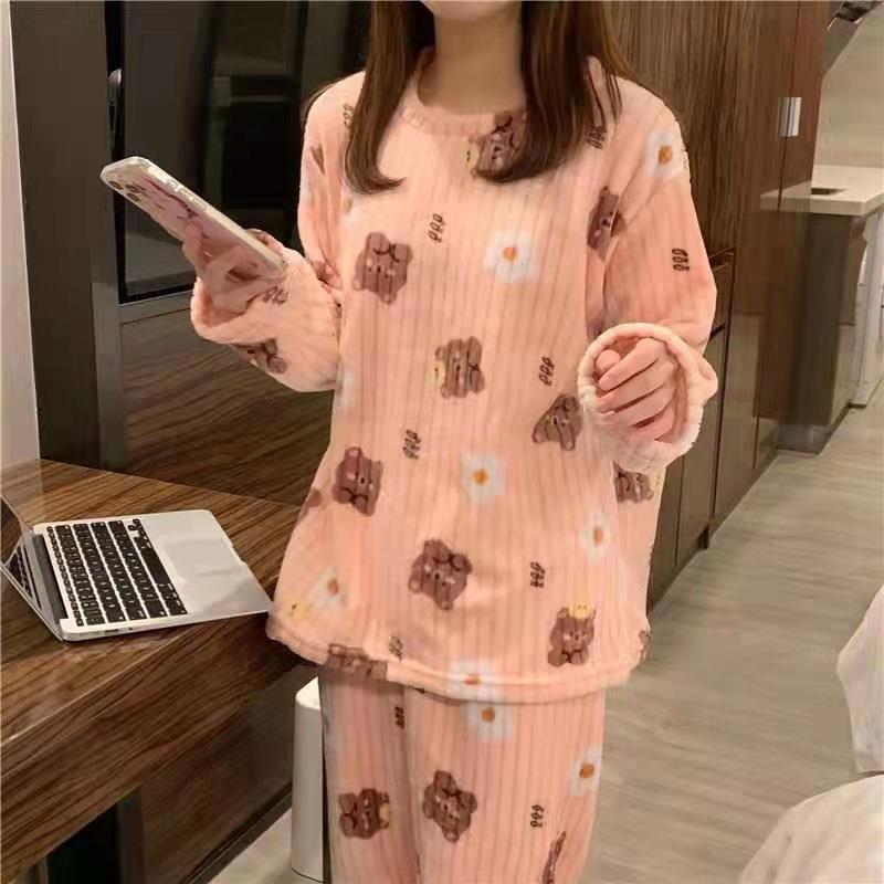 Flauschiger Korallenfleece-Schlafanzug mit Bärenmotiv