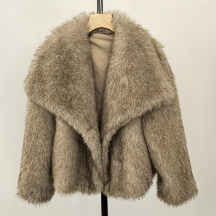 Elegante Kunstpelzjacke mit großem Revers