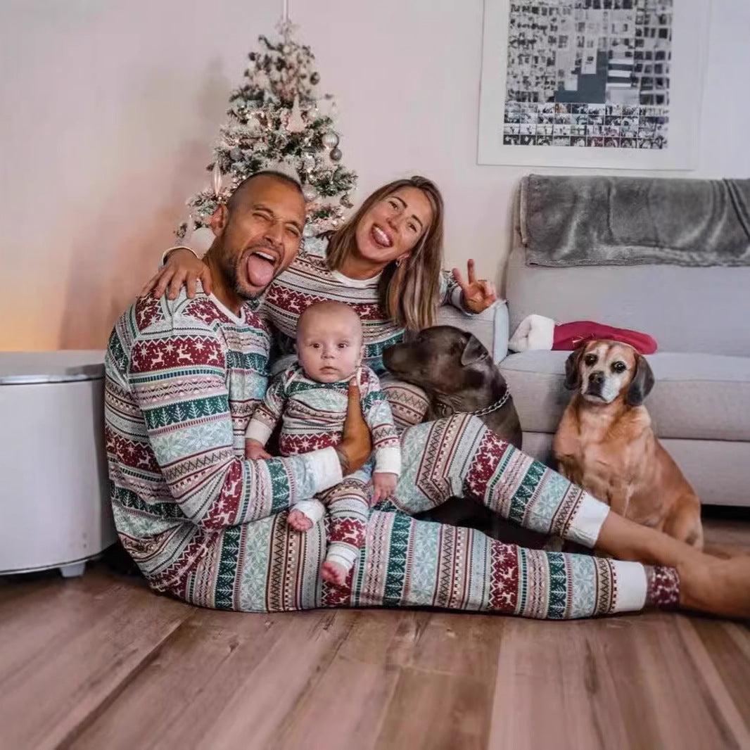 Weihnachts-Schlafanzug-Set für die ganze Familie