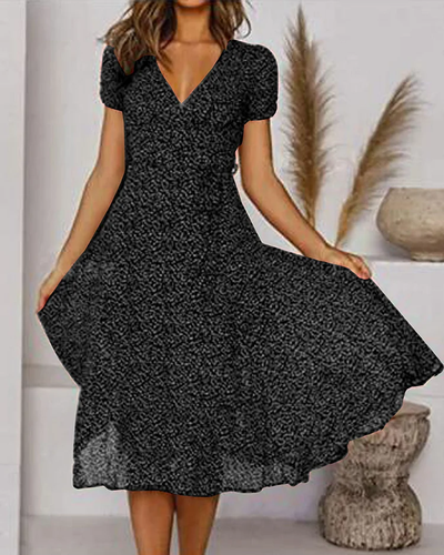 Drune | Druckseide Chiffonkleid mit Kurzen Ärmeln und V-Ausschnitt für Damen