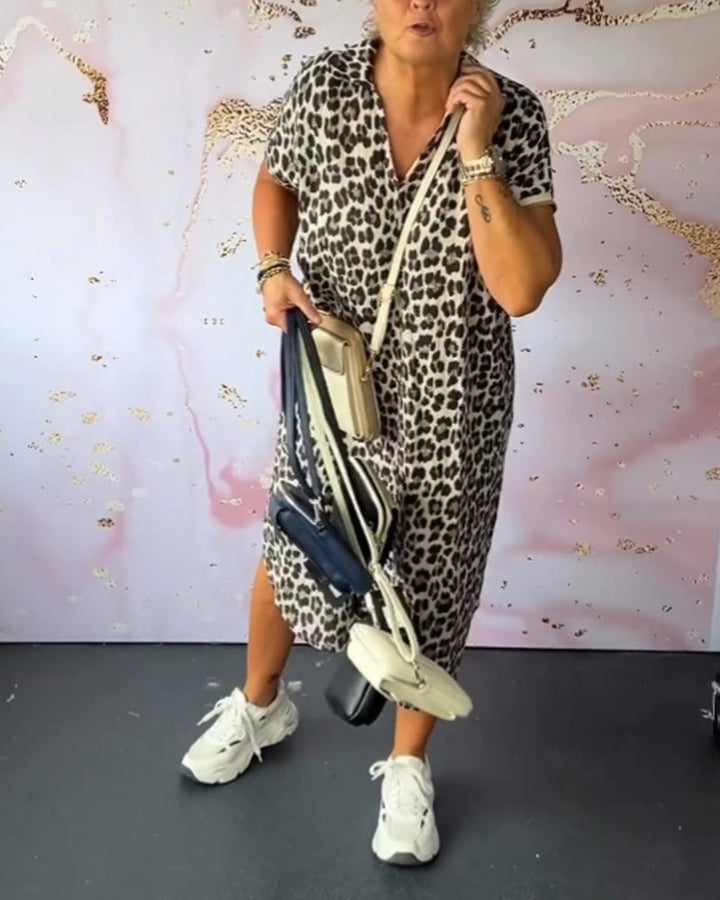 Drune | Kurzärmliges Kleid mit Leopardenmuster und V-Ausschnitt