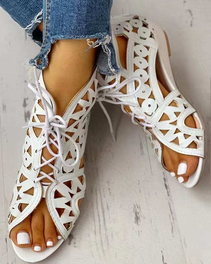 Drune | Flache Sandalen Im Ethnischen Stil Mit Aussparung