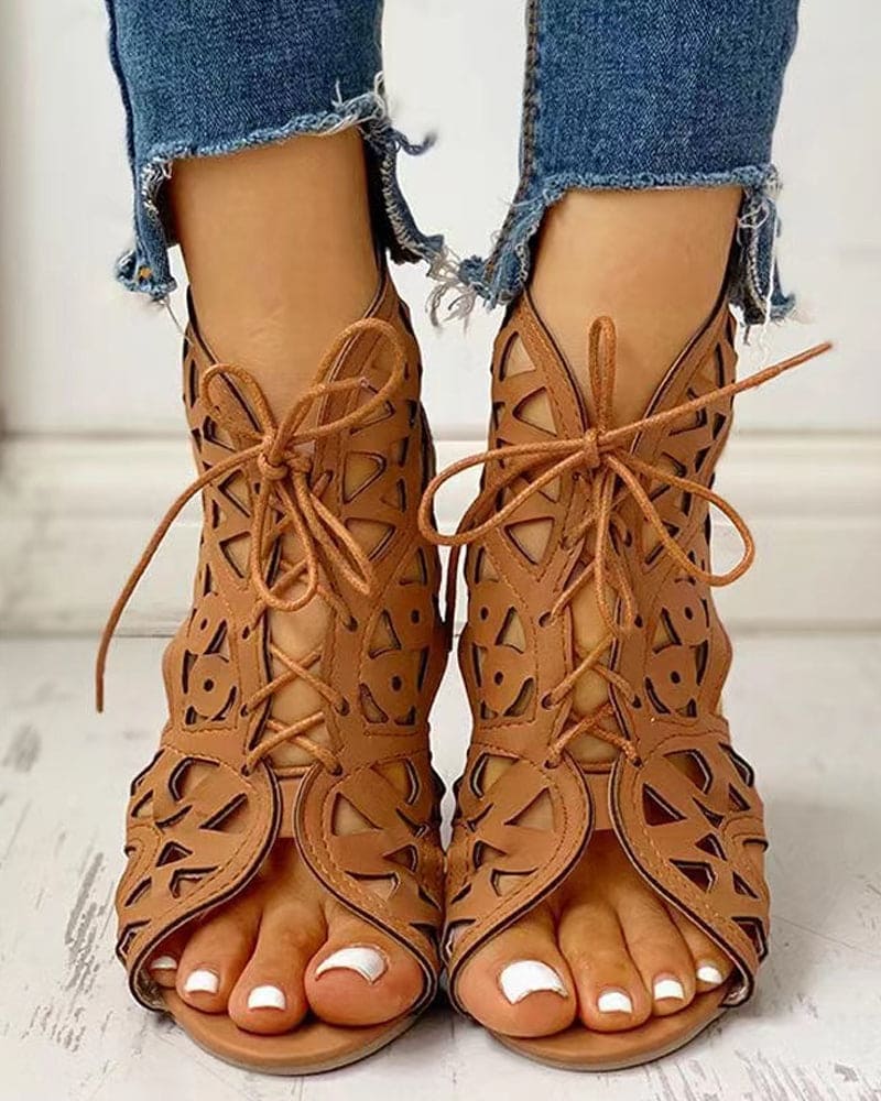 Drune | Flache Sandalen Im Ethnischen Stil mit Aussparung