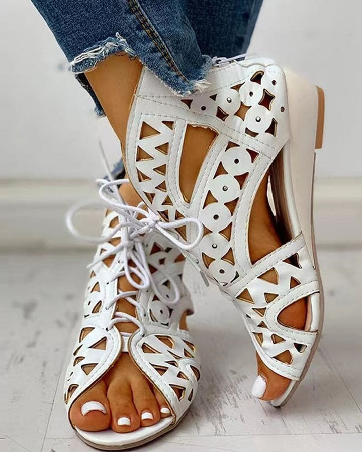 Drune | Flache Sandalen Im Ethnischen Stil mit Aussparung