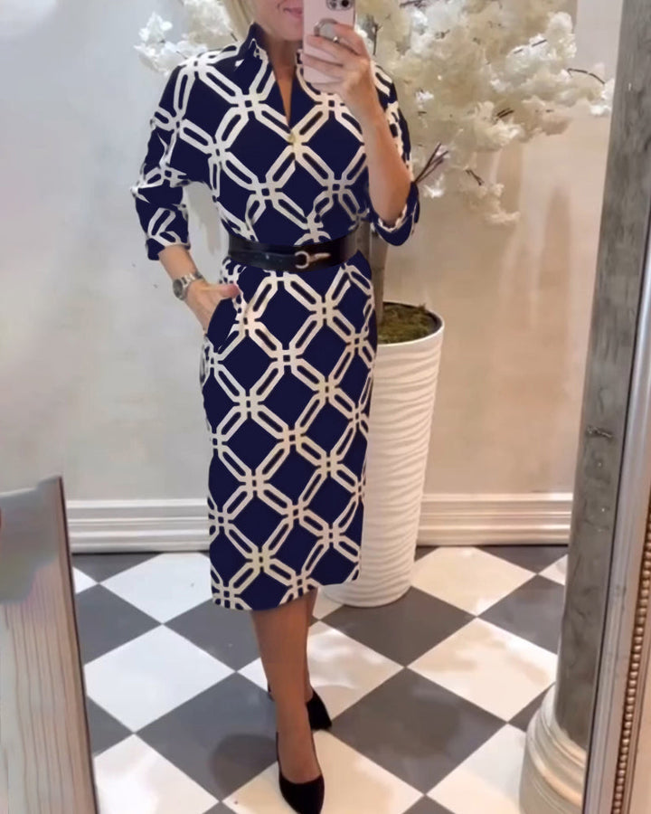 Drune | Kleid mit Geometrischem Print und Seitlichem Schlitz