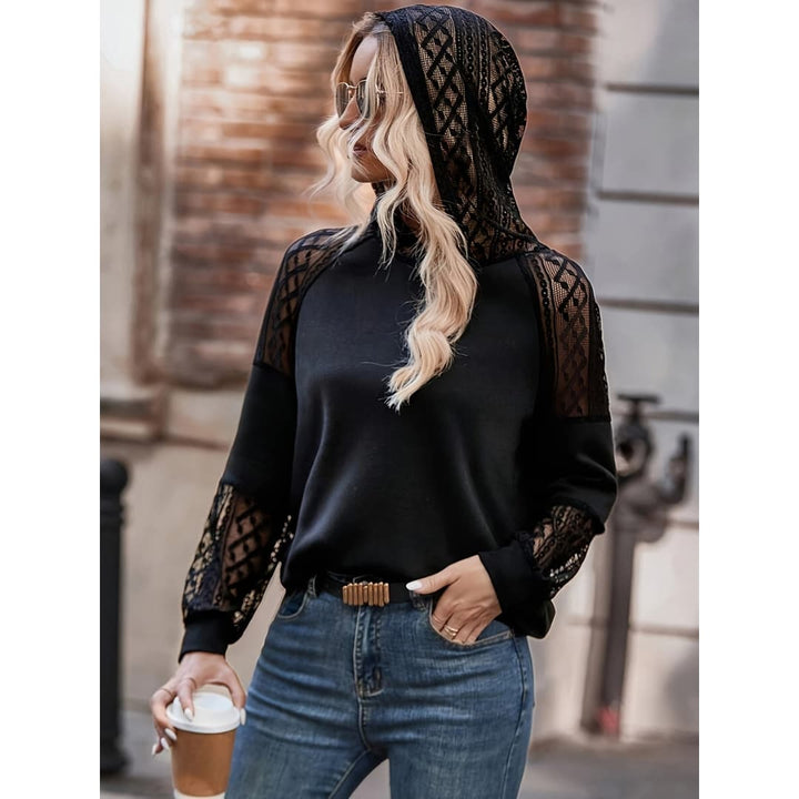 Drune | Stylischer Kapuzenpullover mit Spitze für Damen