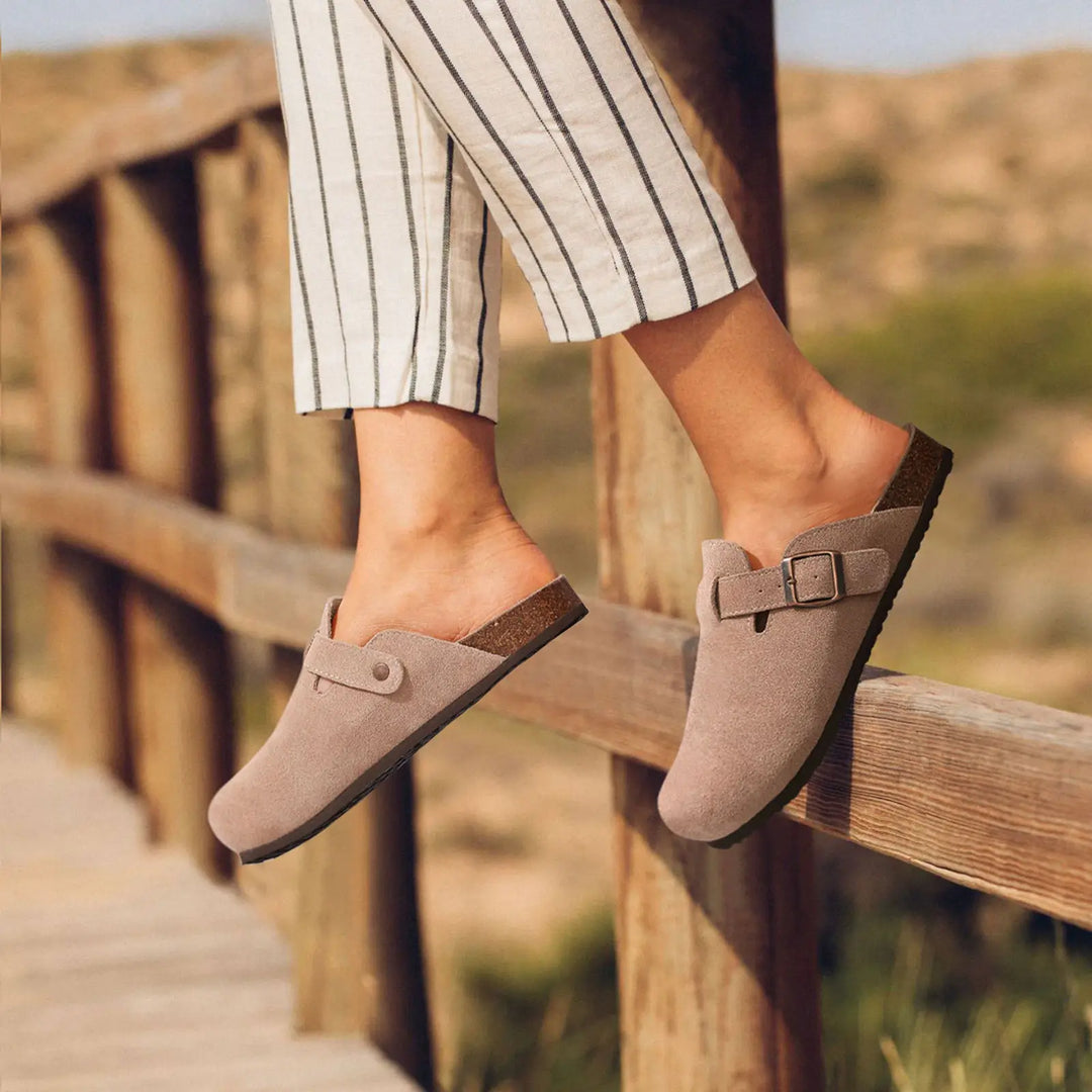 Drune | Moderne und stilvolle Wildleder Hausschuhe für Damen