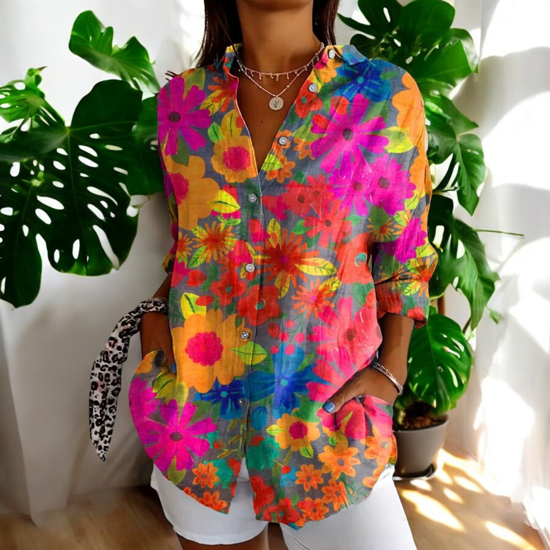 Drune | Lebhafte Bluse mit Blumenknöpfen für Damen