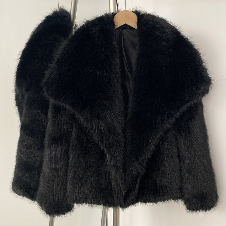 Elegante Kunstpelzjacke mit großem Revers