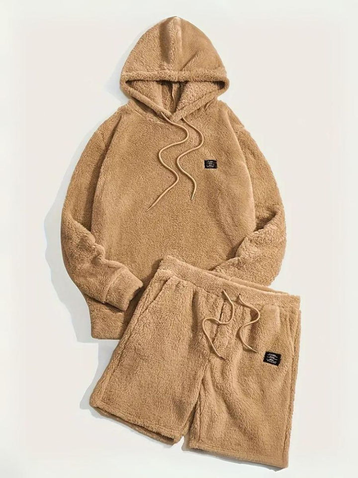 Drune | Fluffy Hoodie und Shorts