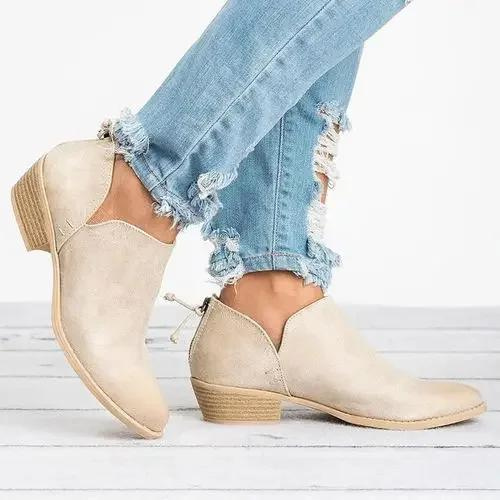 Drune | Damen Stiefeletten aus Kunstleder mit Seitlicher Aussparung, Niedriger Blockabsatz, Lässig